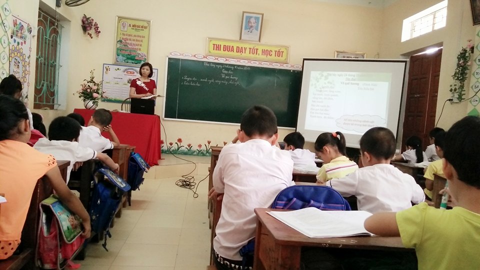 Cô Hà Thị Loan trong tiết: Tập đọc lớp 3